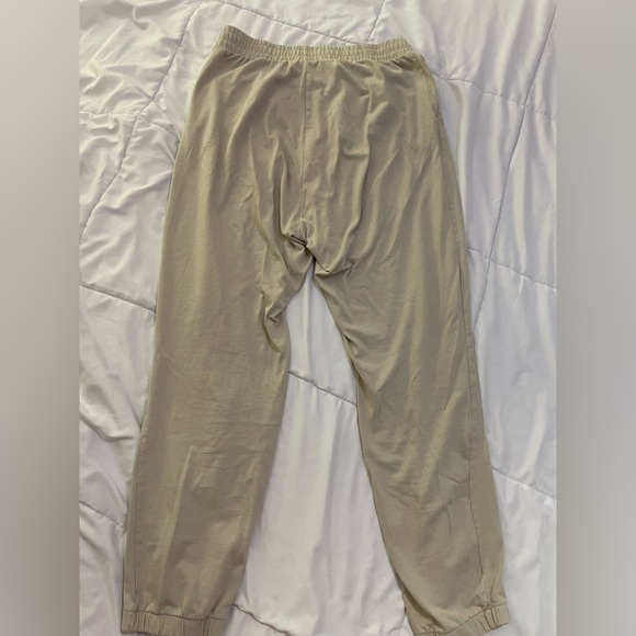 Tan Zara Sweatpants. Jogger style size Women’s medium. - Picture 4 of 4